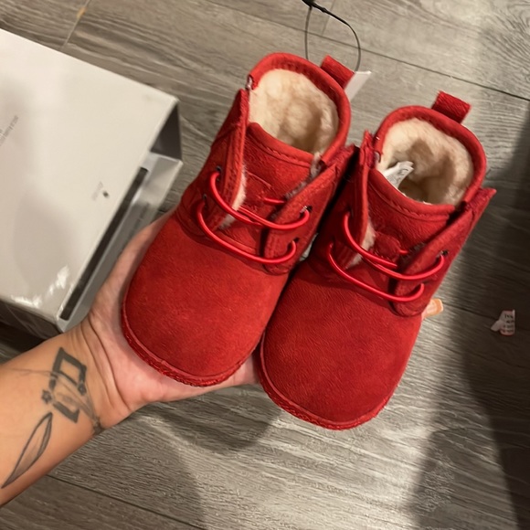 Baby Uggs shoes - Picture 4 of 5